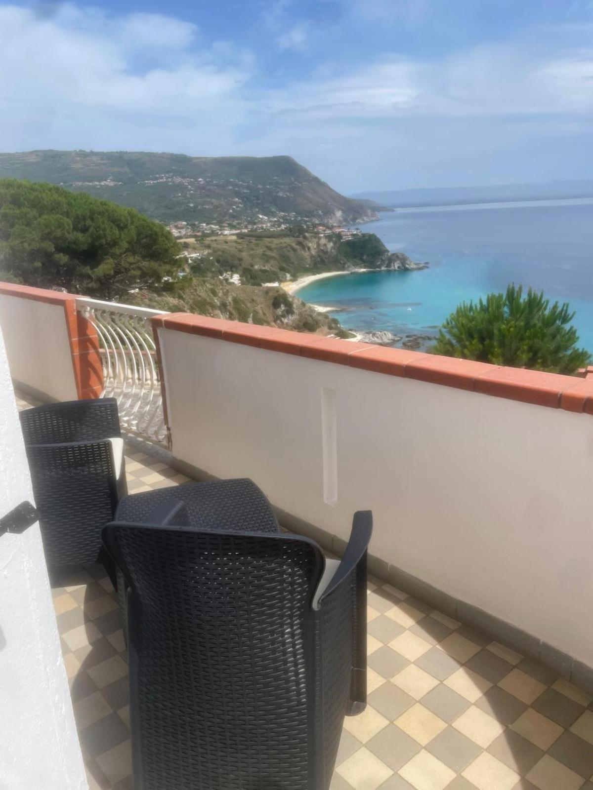 Villamargherita Capo Vaticano Esterno foto