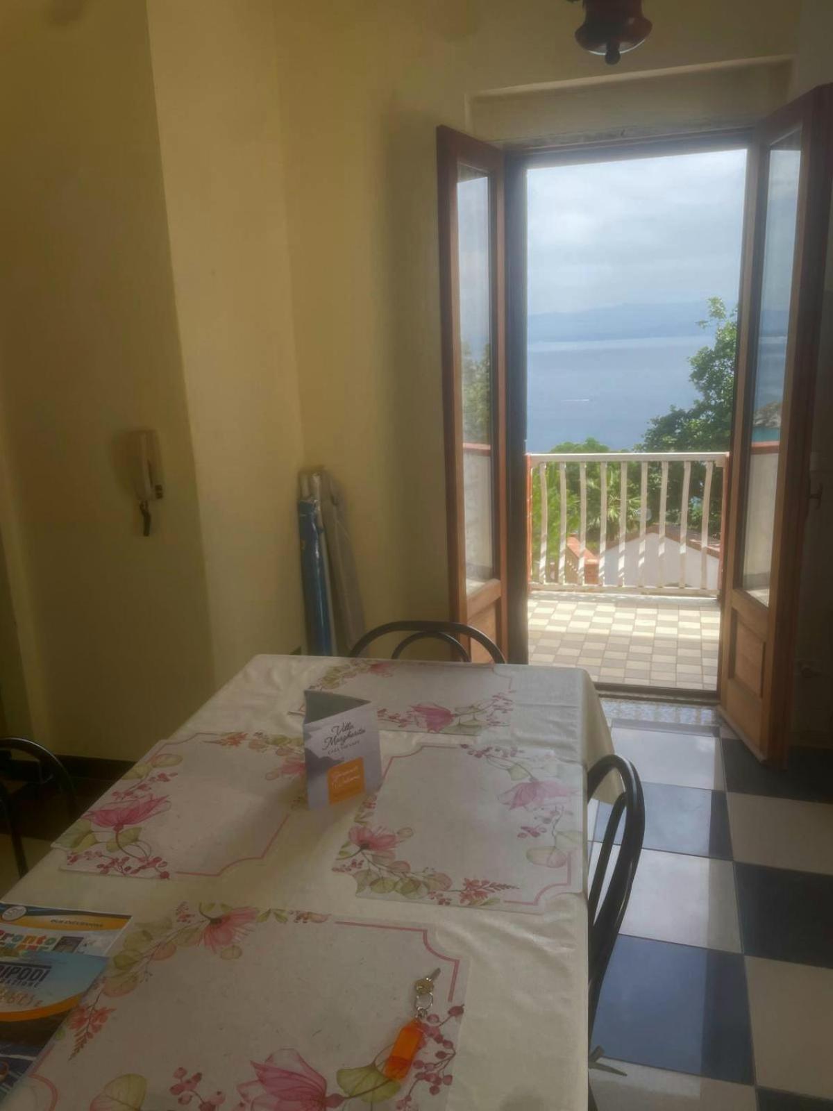 Villamargherita Capo Vaticano Esterno foto