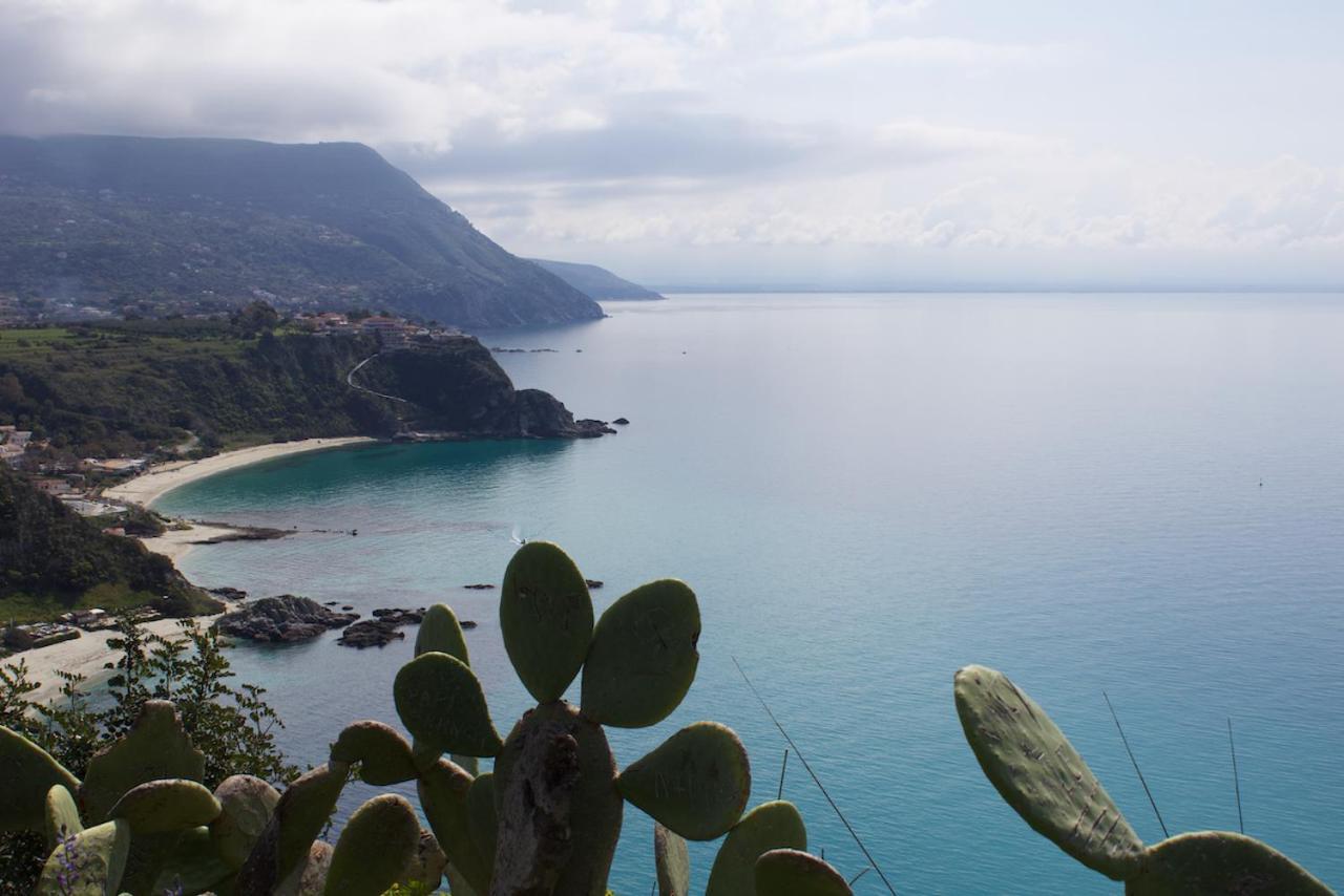 Villamargherita Capo Vaticano Esterno foto