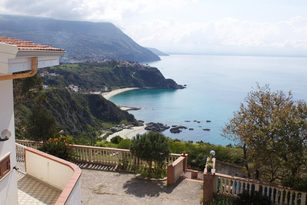 Villamargherita Capo Vaticano Esterno foto