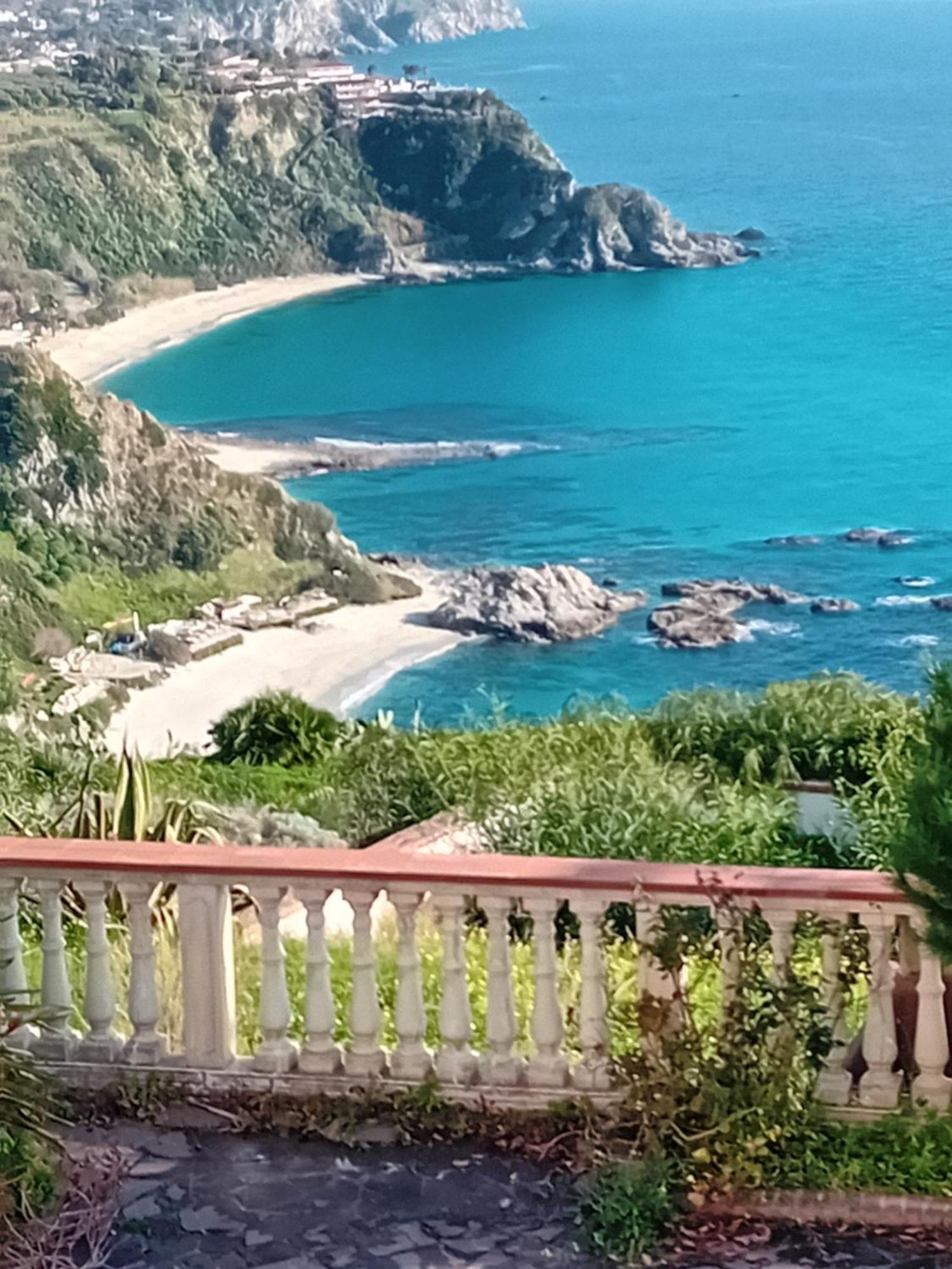 Villamargherita Capo Vaticano Esterno foto