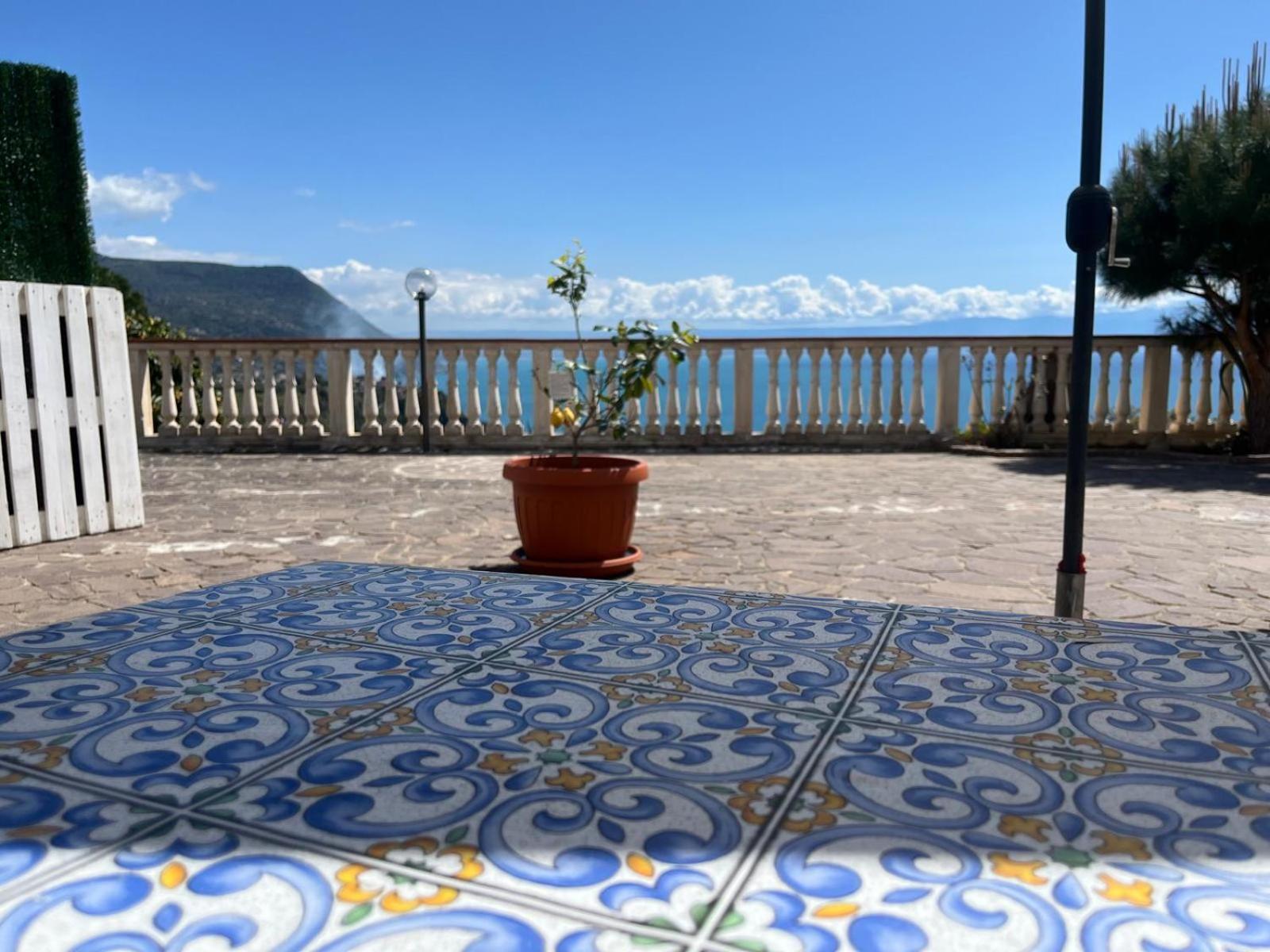 Villamargherita Capo Vaticano Esterno foto